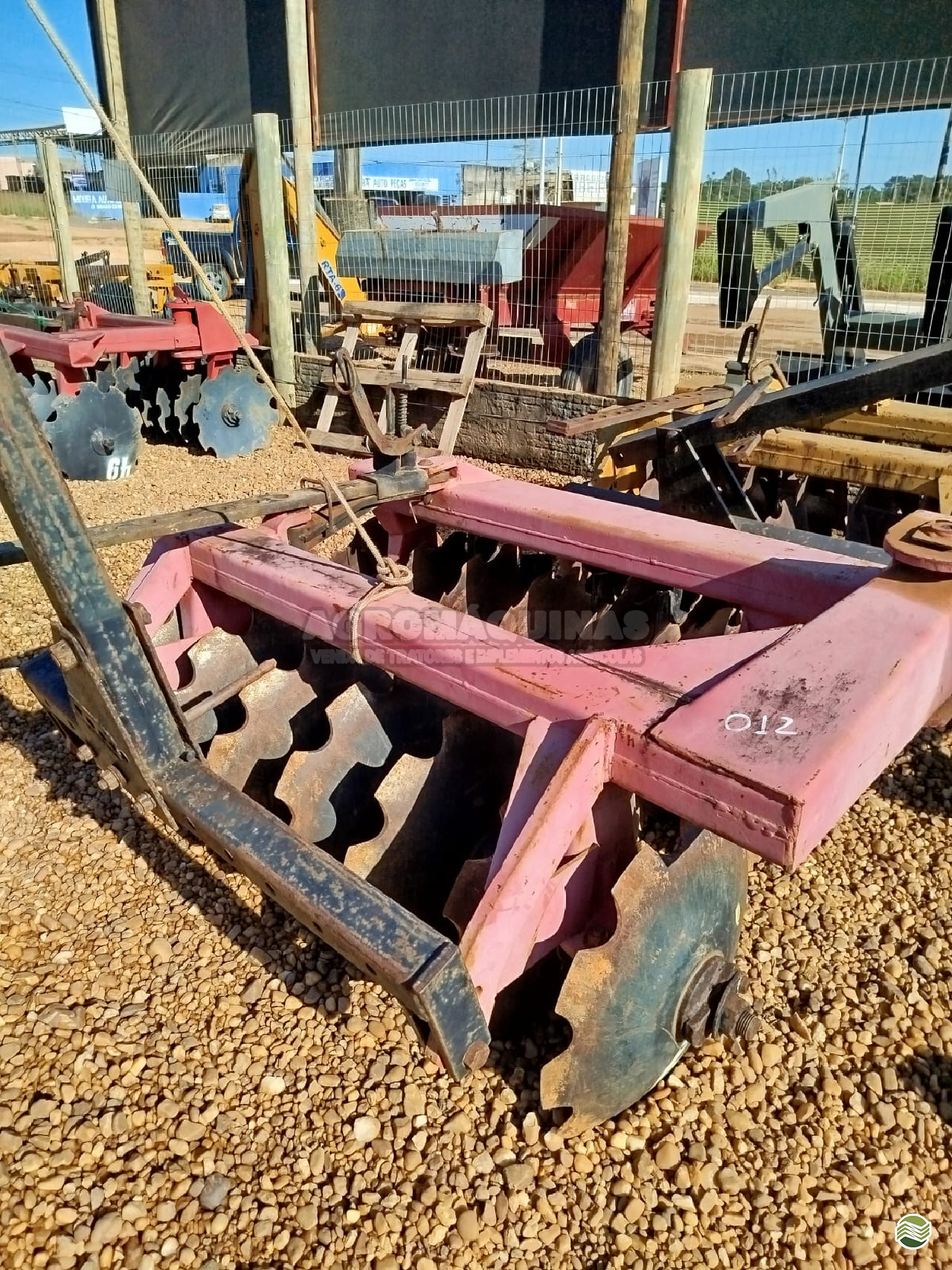 IMPLEMENTOS AGRICOLAS GRADE ARADORA ARADORA 14 DISCOS Agromáquinas COLNIZA MATO GROSSO MT
